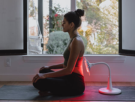 use red light therapy to relieve back pain